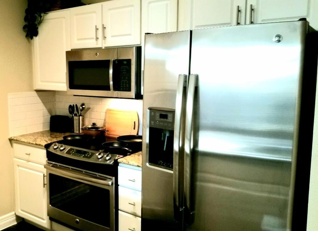 Roomy Downtown Abode Houston Exterior photo