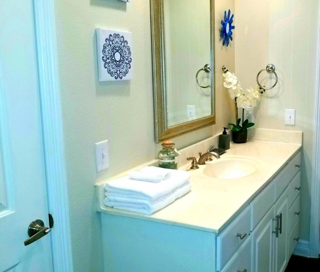 Roomy Downtown Abode Houston Exterior photo